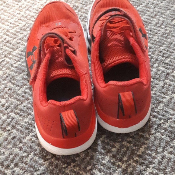 Under Armour Shoes Kids sz 3 Red EUC - Picture 7 of 9